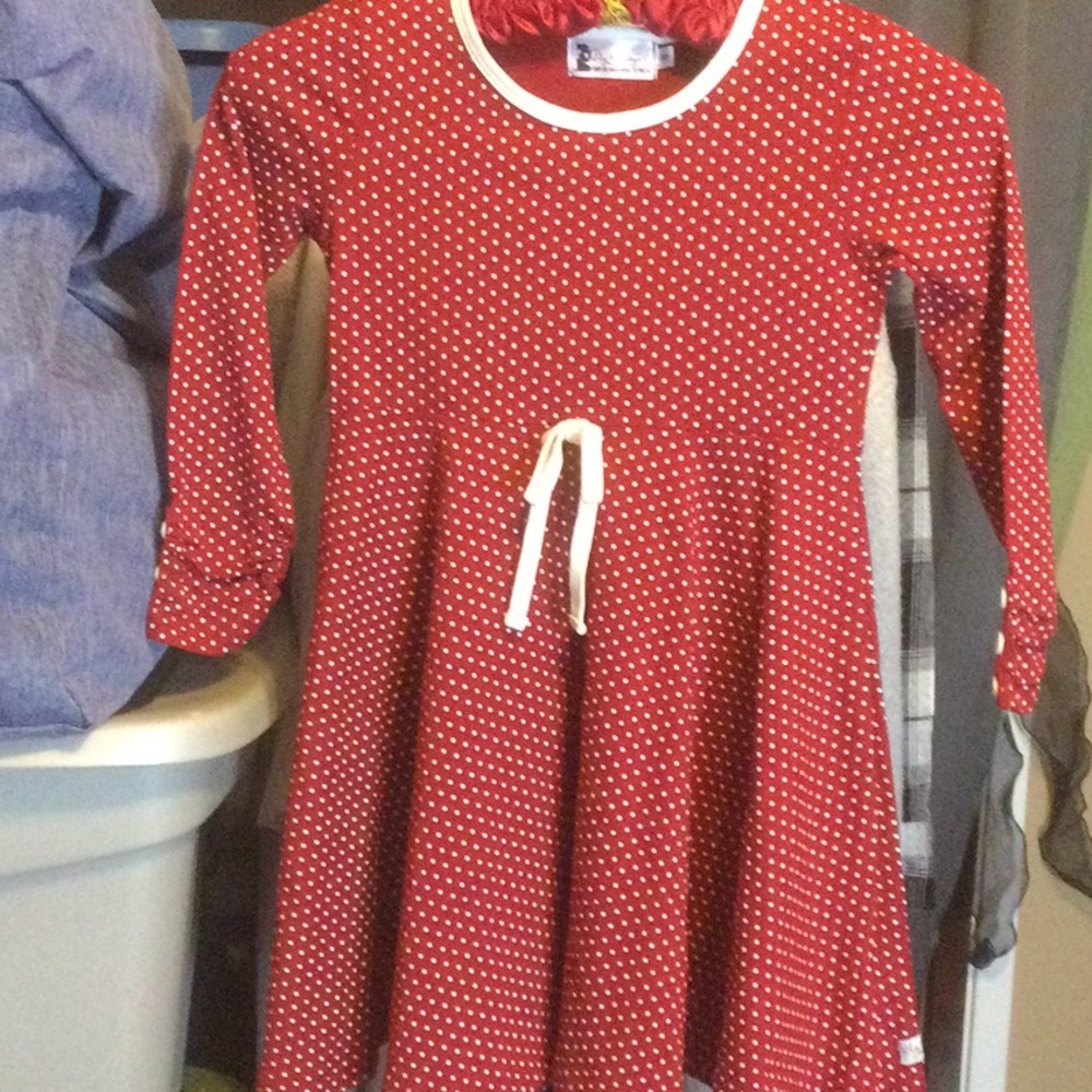 Lily & Landyns red polka dot dress Sz 6